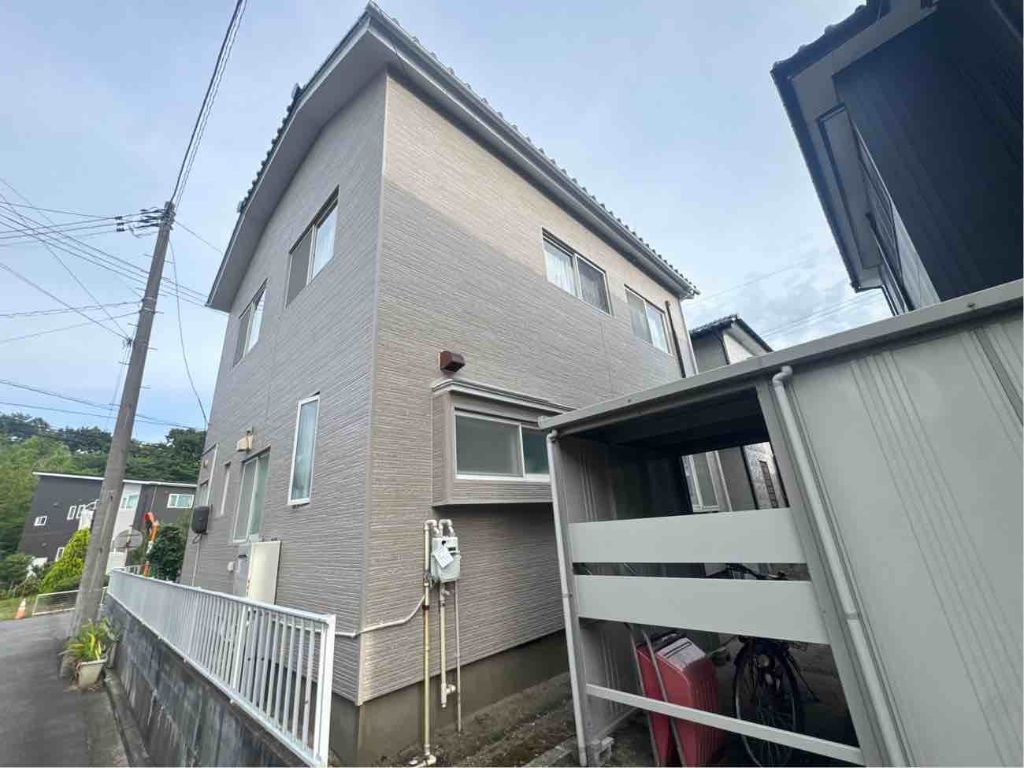 新潟市北区 T様邸 金属サイディング施工事例 - LIXIL セドナⅡRF ツートーン塗装