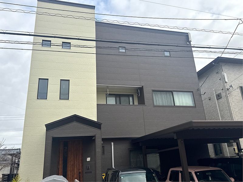 新潟市秋葉区 Y様邸 金属サイディング施工事例 - ツートンカラー横張りサイディング