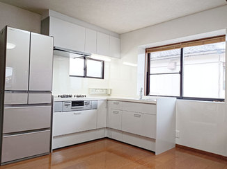キッチンリフォーム 収納や作業スペースが増え、使いやすくなったL型キッチン