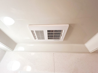 小工事 プラズマクラスター搭載の、安心して使える浴室暖房機